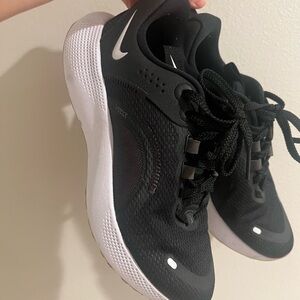 Nike Women's Black and White Athletic Shoes